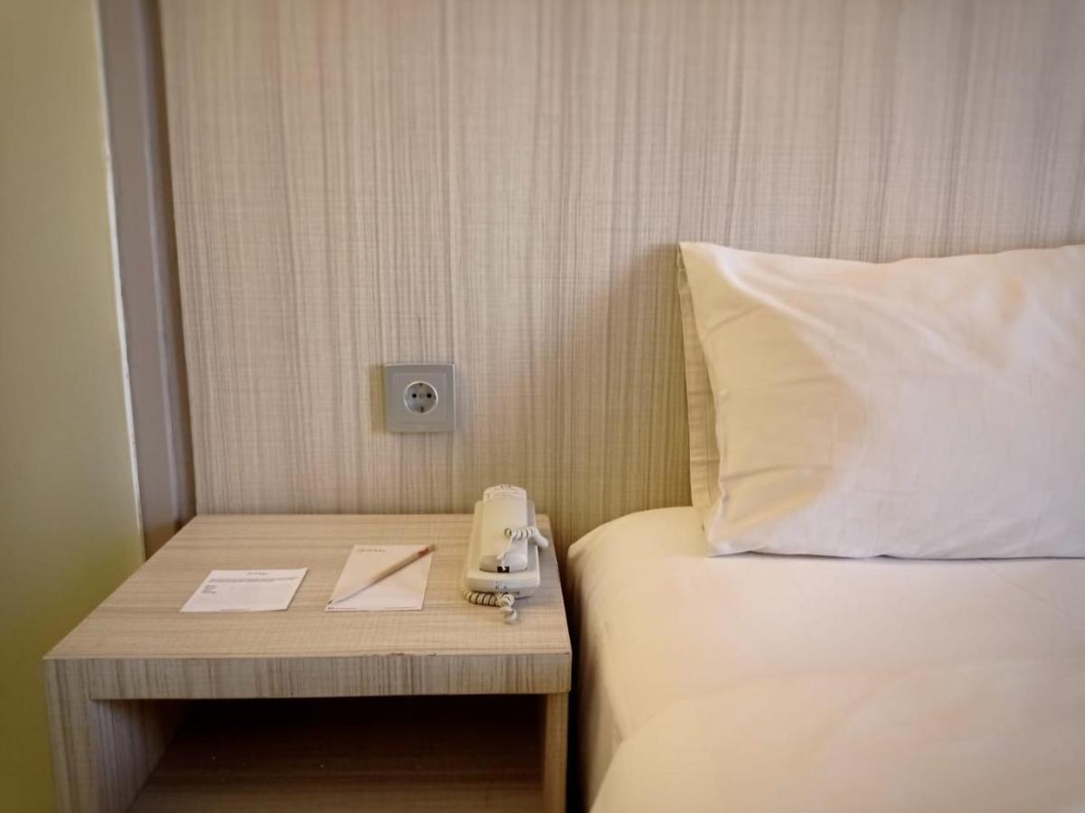 Kebumen Grand Kolopaking Hotel מראה חיצוני תמונה