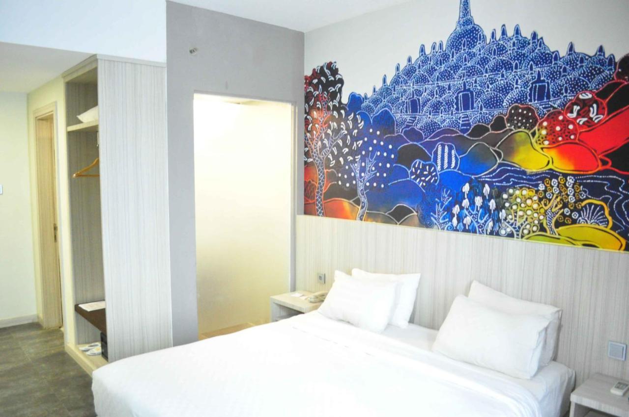 Kebumen Grand Kolopaking Hotel מראה חיצוני תמונה