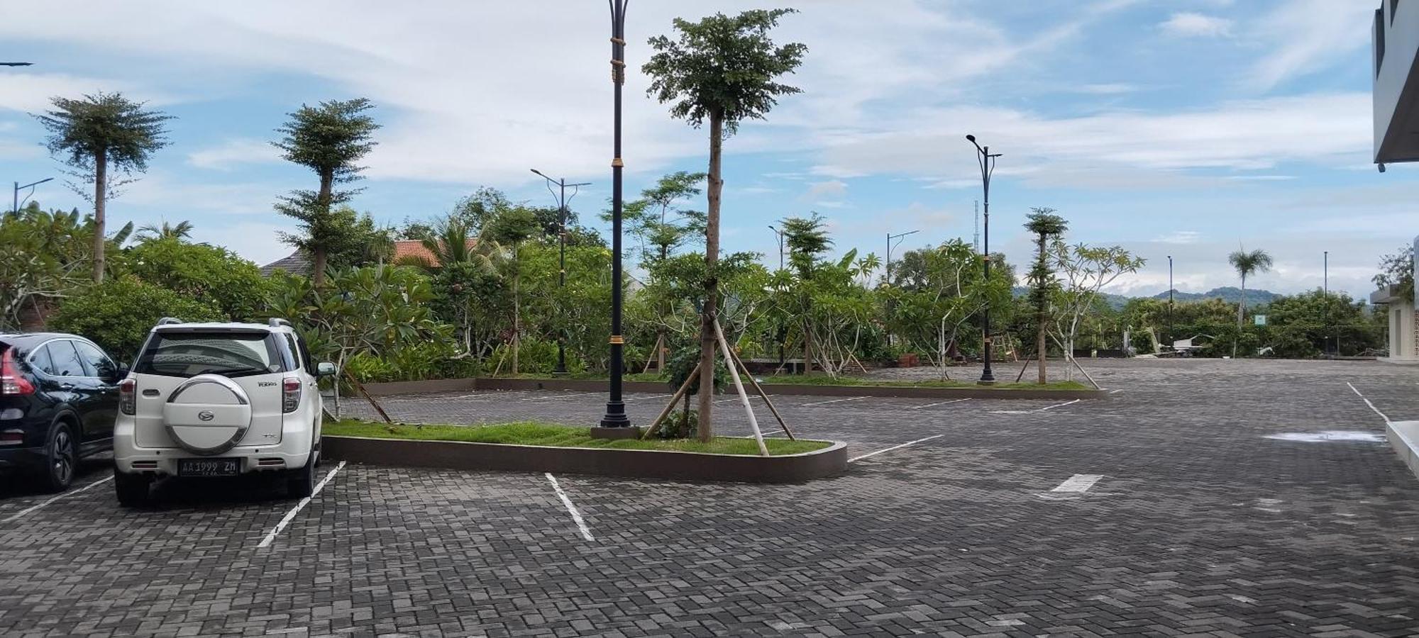Kebumen Grand Kolopaking Hotel מראה חיצוני תמונה